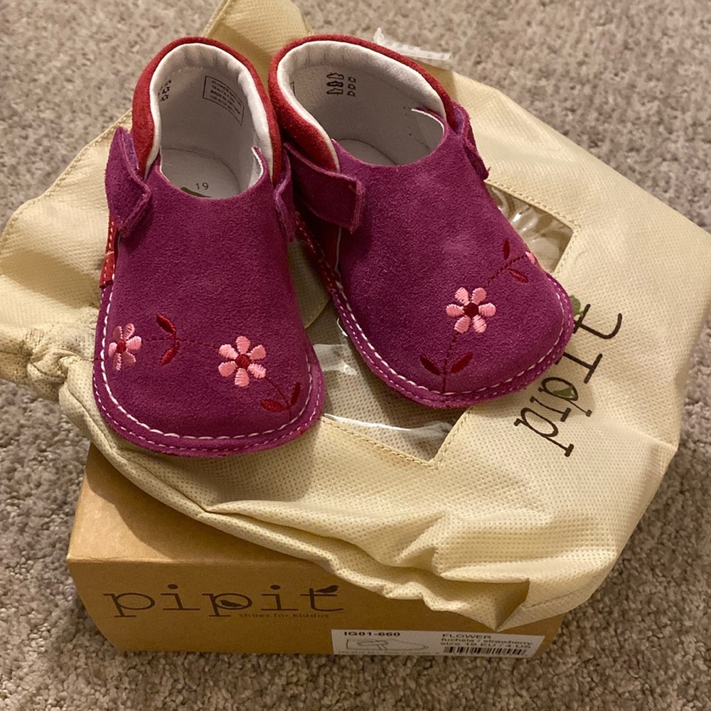 Pipit Flower Fuchsia/strawberry soft sole shoe baby shoe